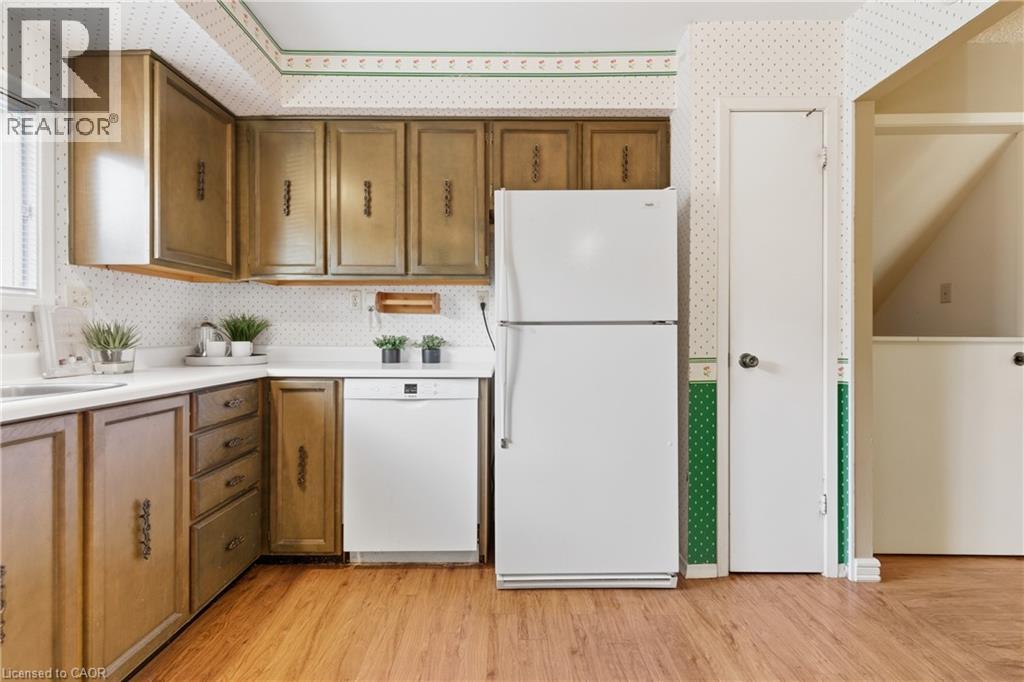 7 Farmer Court, Hamilton, Ontario  L9C 5X9 - Photo 13 - 40773897