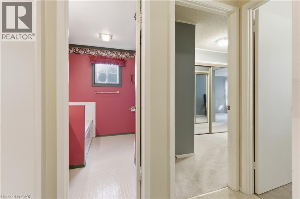 7 Farmer Court, Hamilton, Ontario  L9C 5X9 - Photo 18 - 40773897