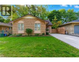 7 FARMER Court, Hamilton, Ontario