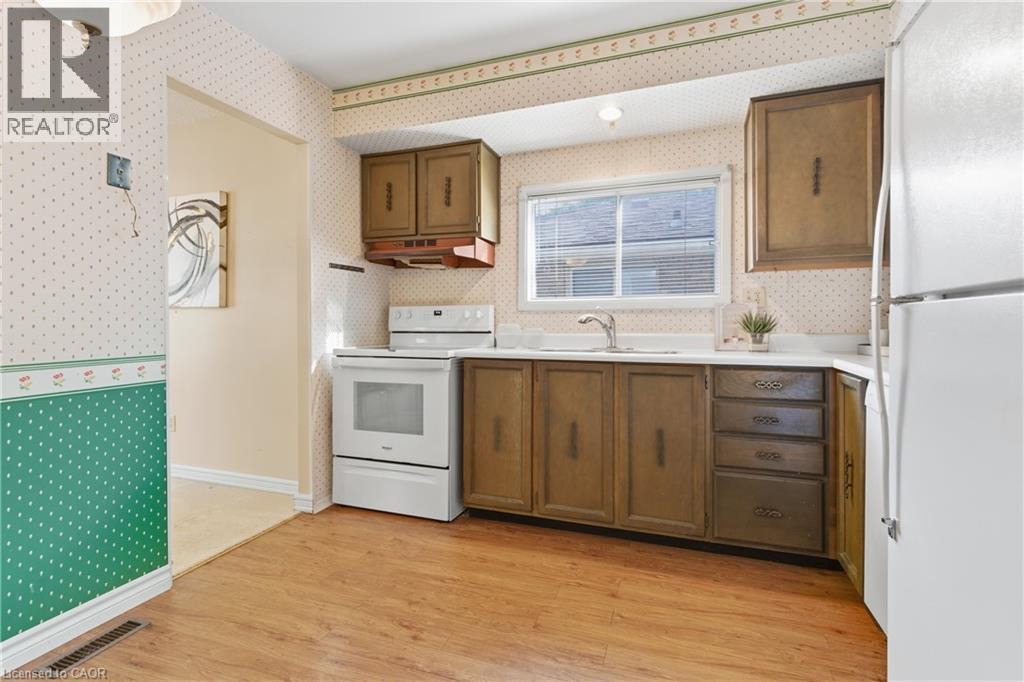 7 Farmer Court, Hamilton, Ontario  L9C 5X9 - Photo 16 - 40773897