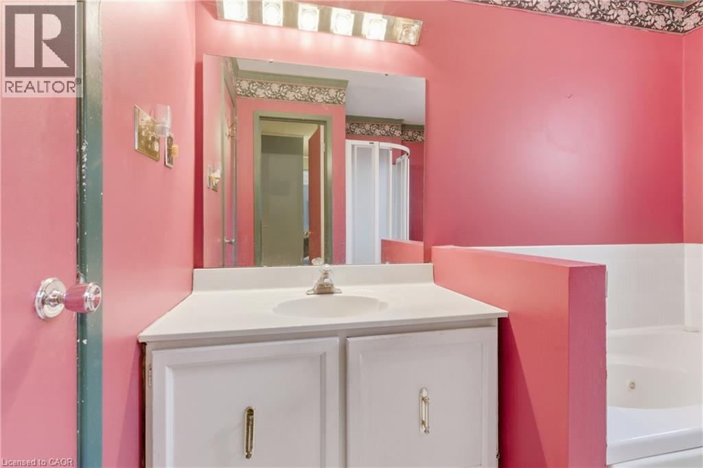 7 Farmer Court, Hamilton, Ontario  L9C 5X9 - Photo 28 - 40773897