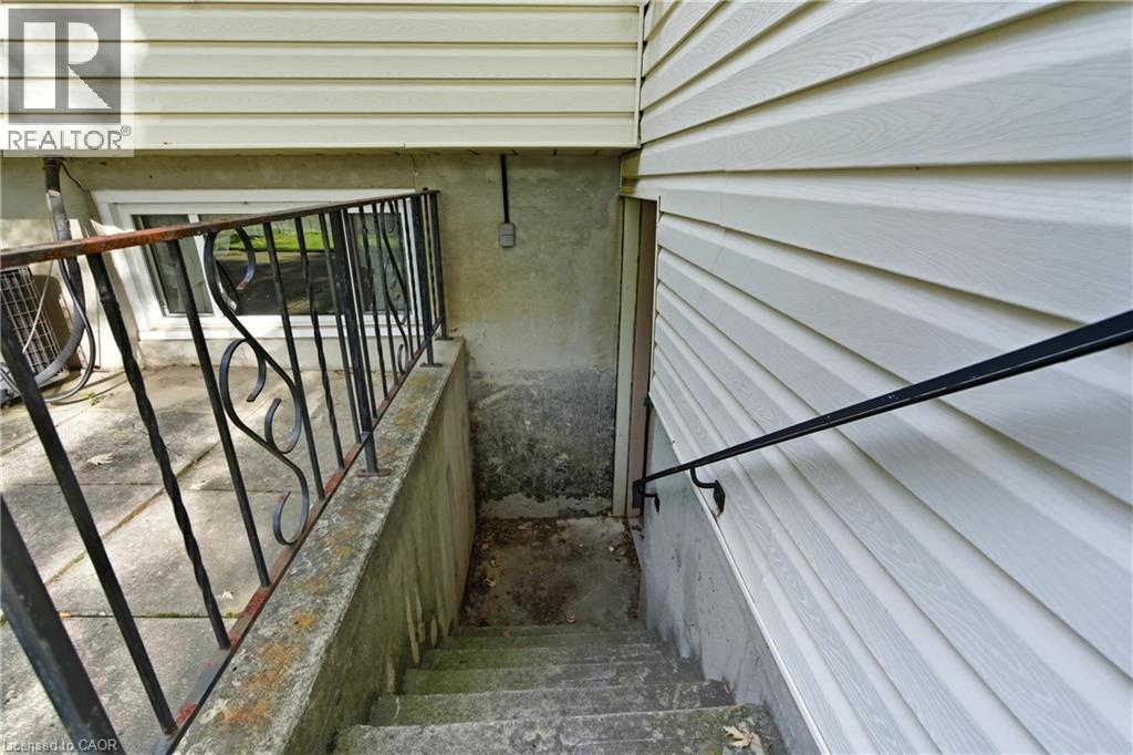 7 Farmer Court, Hamilton, Ontario  L9C 5X9 - Photo 42 - 40773897