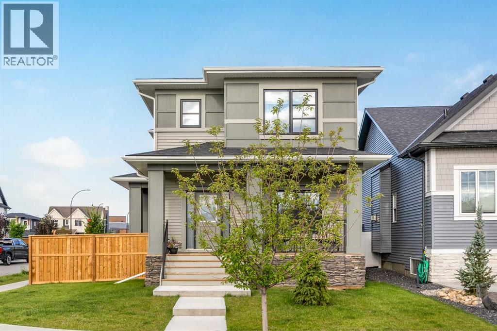 800 Reynolds Manor Sw, Airdrie, Alberta  T4B 5G2 - Photo 3 - A2267864