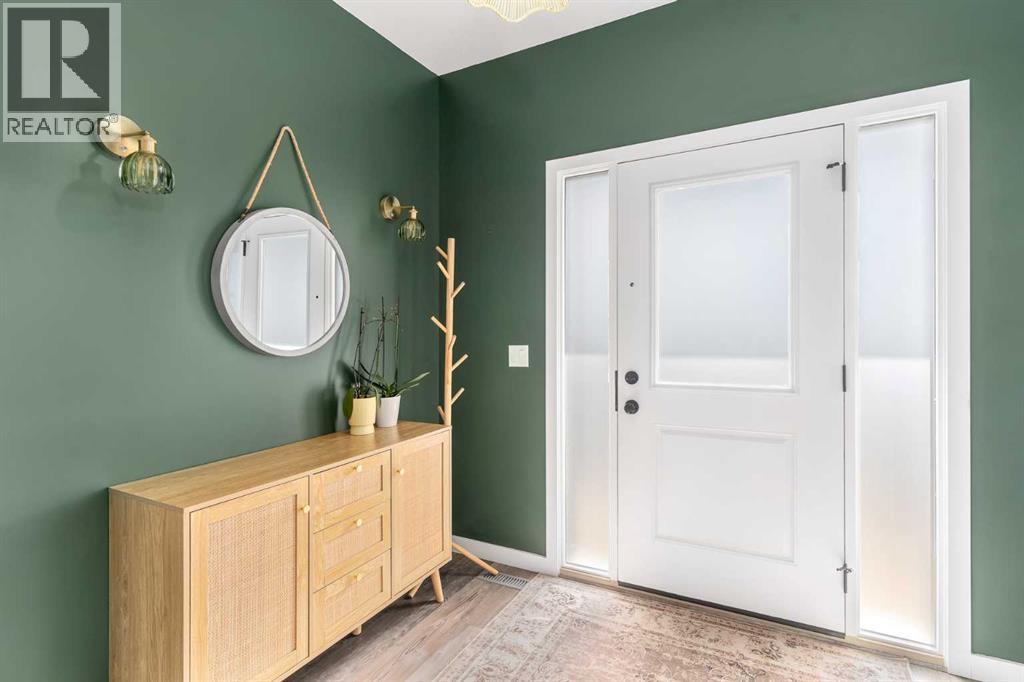 800 Reynolds Manor Sw, Airdrie, Alberta  T4B 5G2 - Photo 6 - A2267864