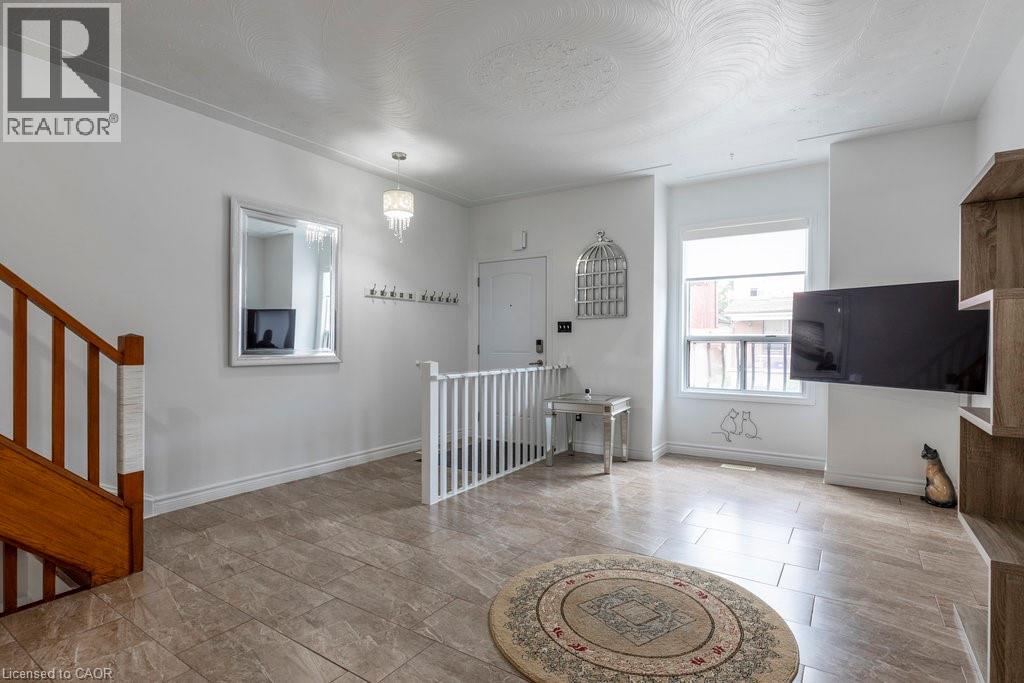 52 Clyde Street, Hamilton, Ontario  L8L 5R4 - Photo 3 - 40776404