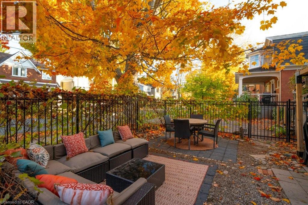 218 Herbert Street, Waterloo, Ontario  N2J 1T9 - Photo 3 - 40784279