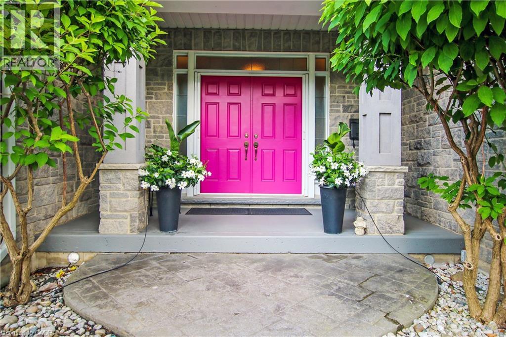 596 Lakeview Drive, Woodstock, Ontario  N4T 0A5 - Photo 4 - 40784413