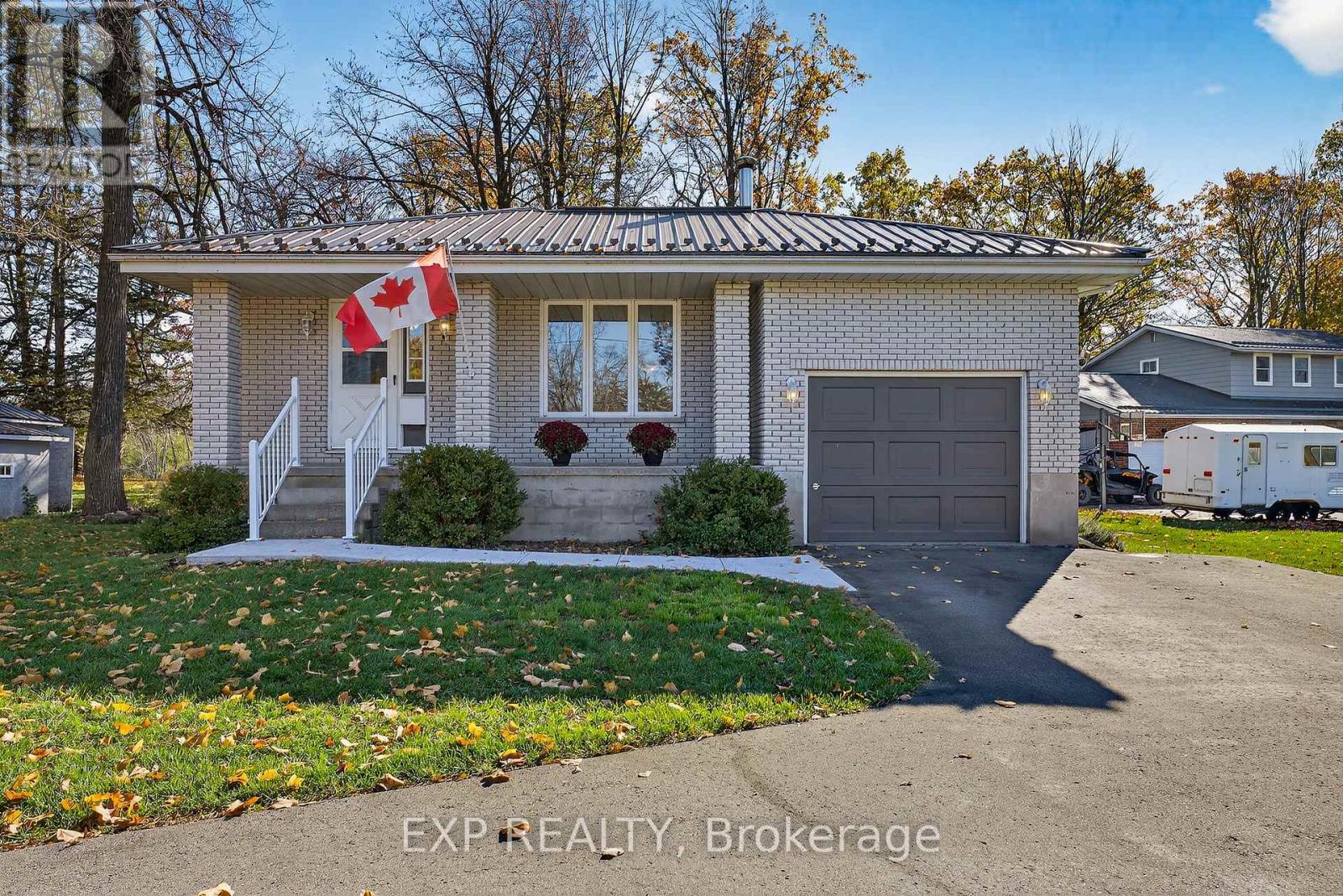 47 Fox Lane, Belleville (Thurlow Ward), Ontario  K0K 2B0 - Photo 1 - X12494734