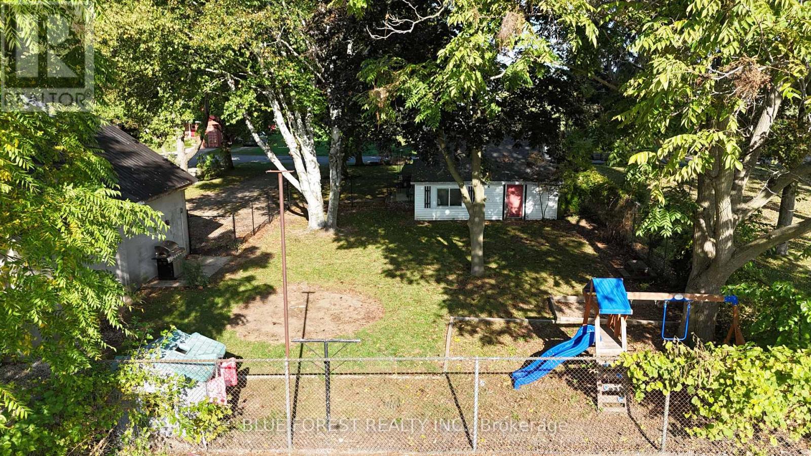 138 Centre Centre, West Elgin (Rodney), Ontario  N0L 2C0 - Photo 34 - X12494674