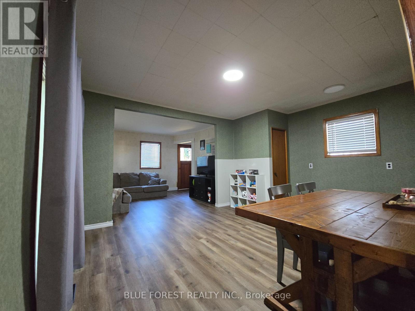 138 Centre Centre, West Elgin (Rodney), Ontario  N0L 2C0 - Photo 9 - X12494674