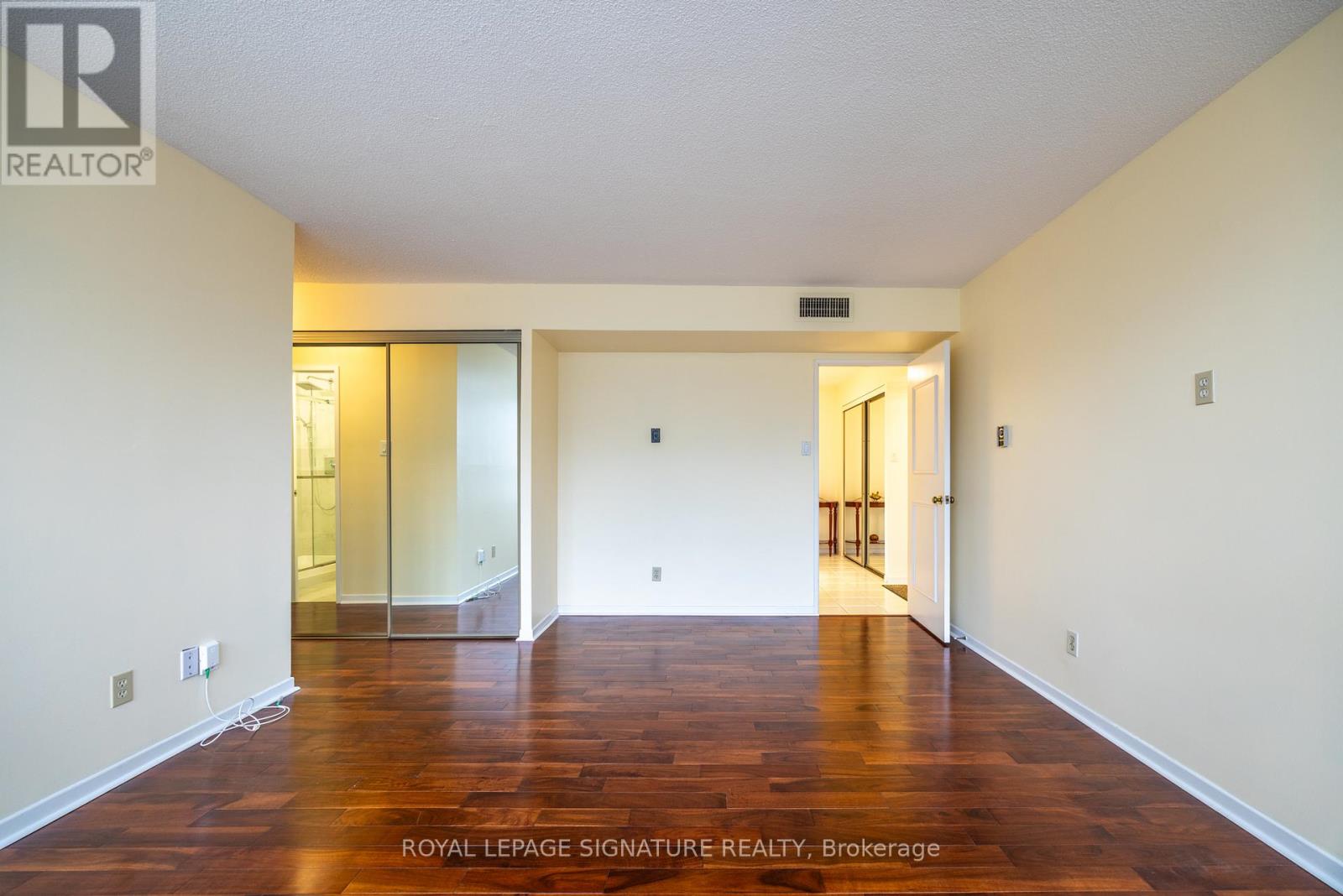 306 - 1300 Bloor Street, Mississauga, Ontario  L4Y 3Z2 - Photo 11 - W12494634