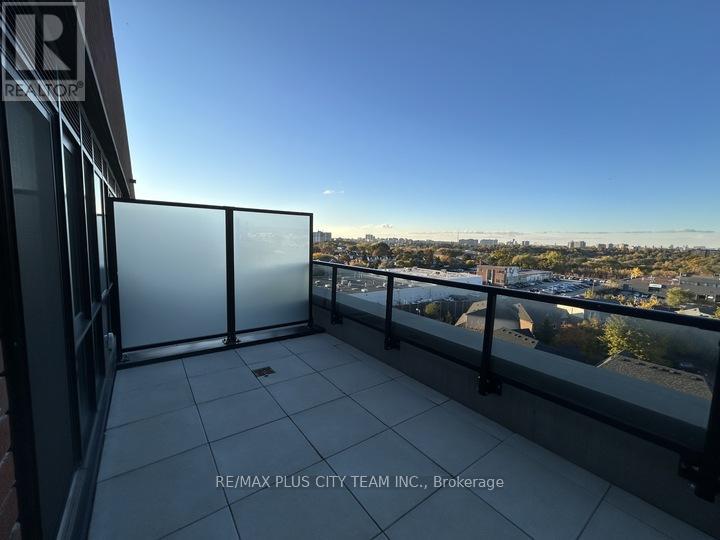 718 - 2300 St Clair Avenue, Toronto, Ontario  M6N 0B3 - Photo 20 - W12494642