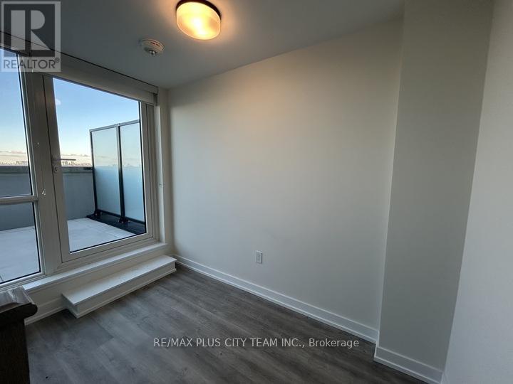 718 - 2300 St Clair Avenue, Toronto, Ontario  M6N 0B3 - Photo 24 - W12494642