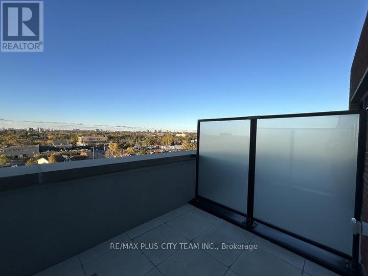 718 - 2300 St Clair Avenue, Toronto, Ontario  M6N 0B3 - Photo 27 - W12494642