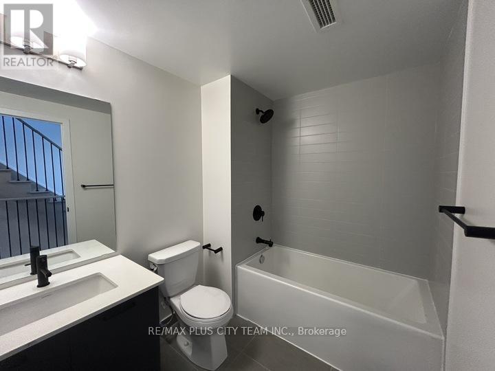 718 - 2300 St Clair Avenue, Toronto, Ontario  M6N 0B3 - Photo 31 - W12494642