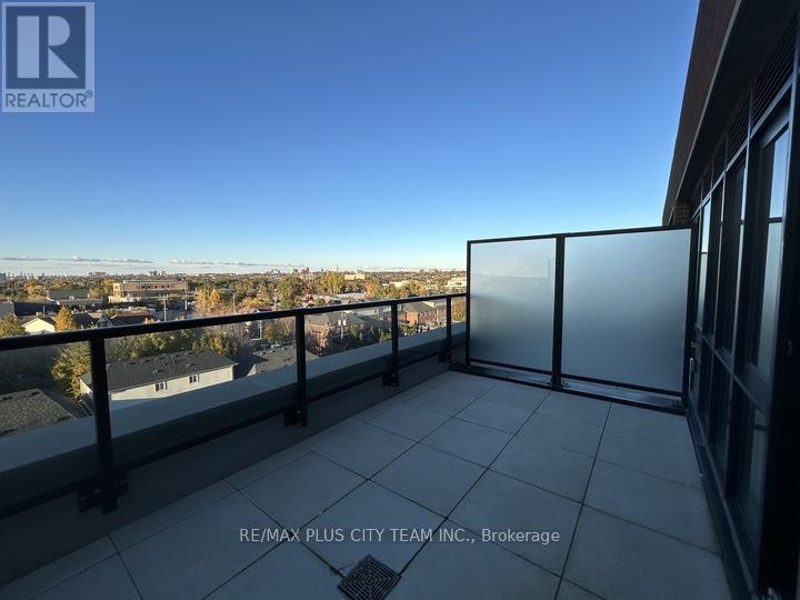 718 - 2300 St Clair Avenue, Toronto, Ontario  M6N 0B3 - Photo 6 - W12494642