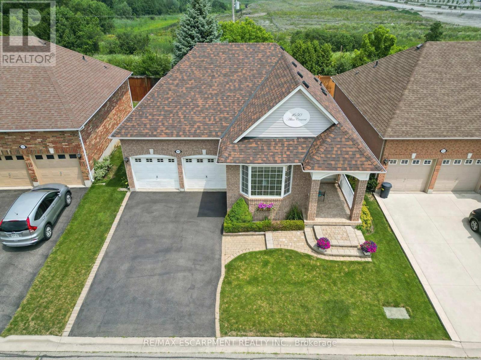 1650 Allan Crescent, Milton, Ontario  L9T 5Z7 - Photo 3 - W12494646