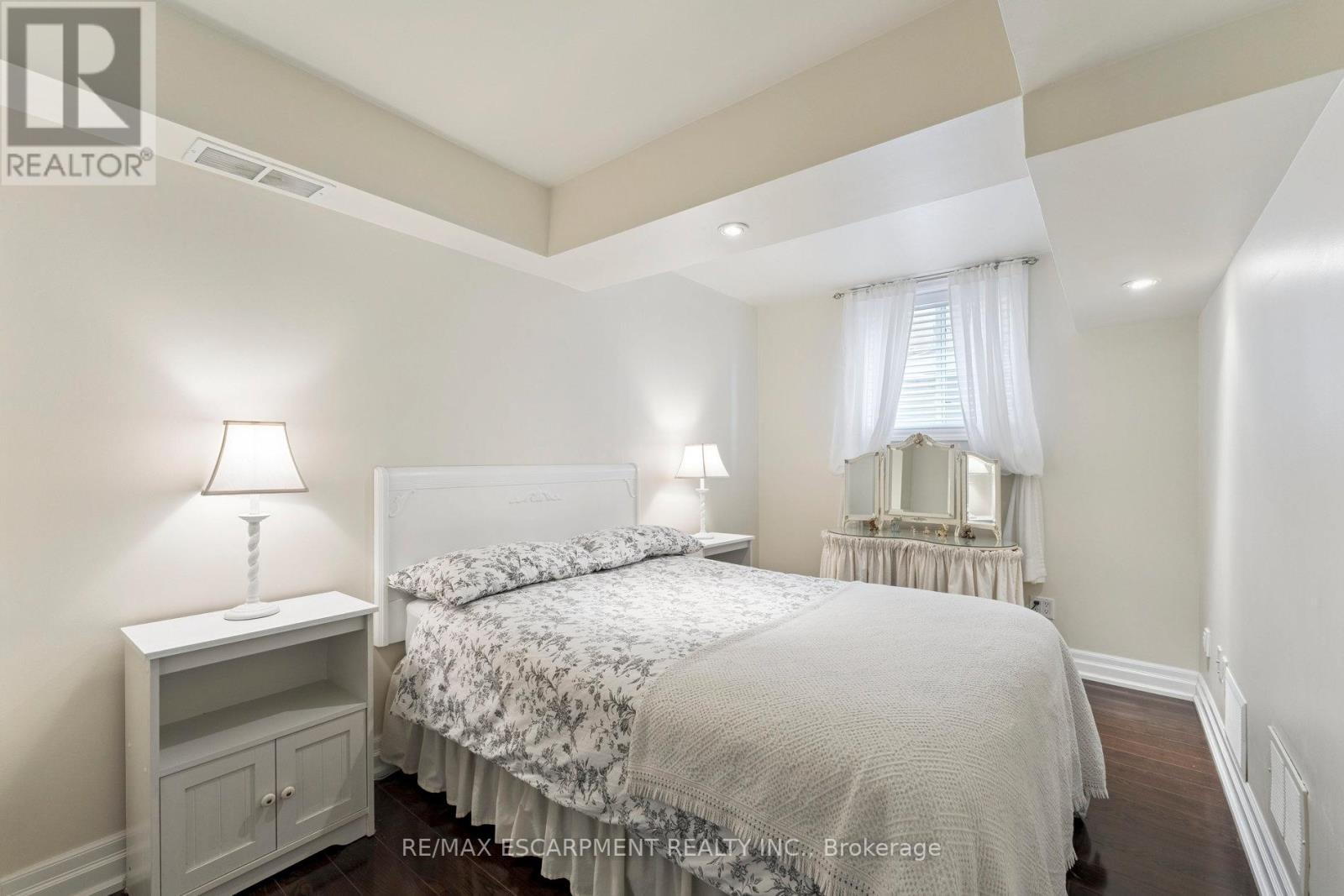 1650 Allan Crescent, Milton, Ontario  L9T 5Z7 - Photo 33 - W12494646