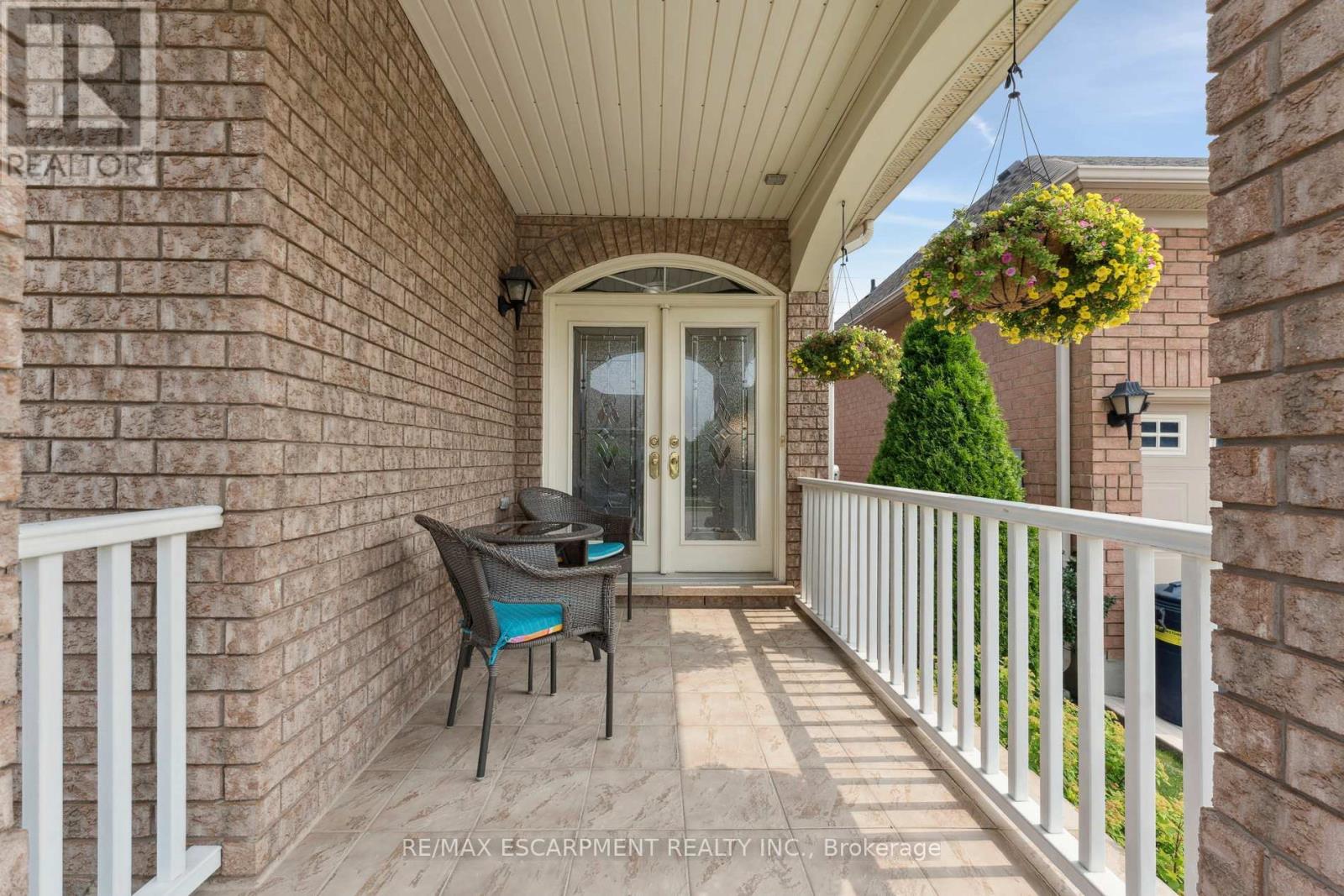 1650 Allan Crescent, Milton, Ontario  L9T 5Z7 - Photo 6 - W12494646