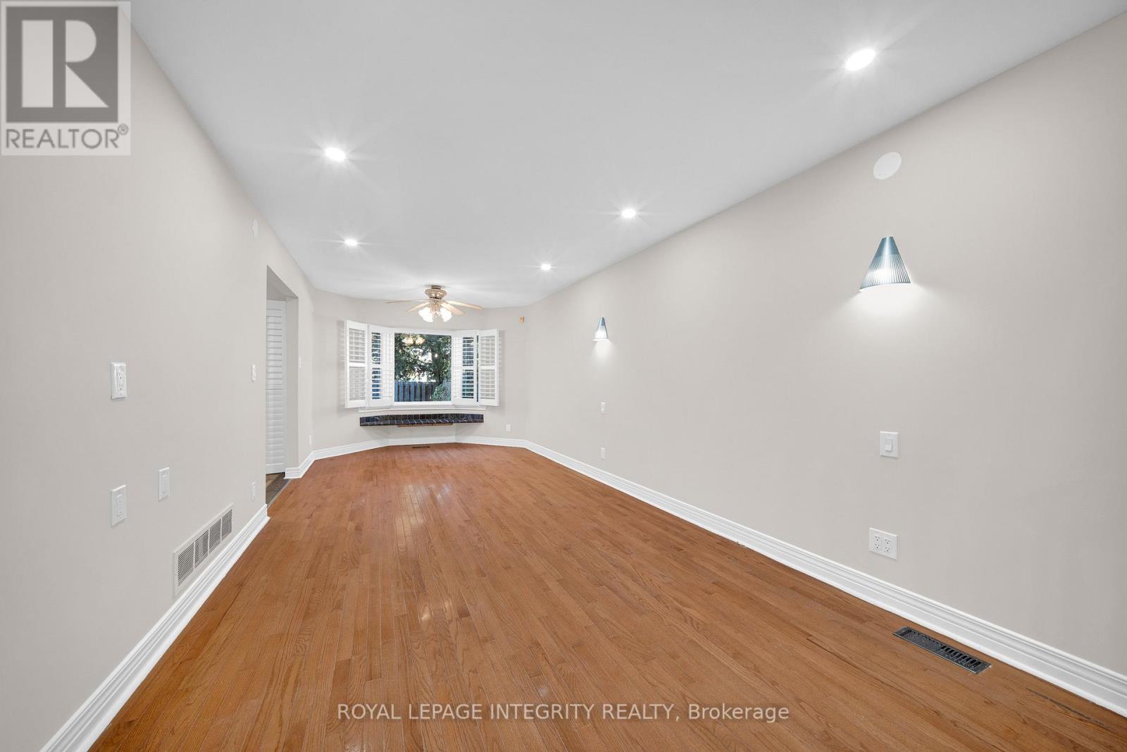 29 Hemmingwood Way, Ottawa, Ontario  K2G 6B9 - Photo 15 - X12494672