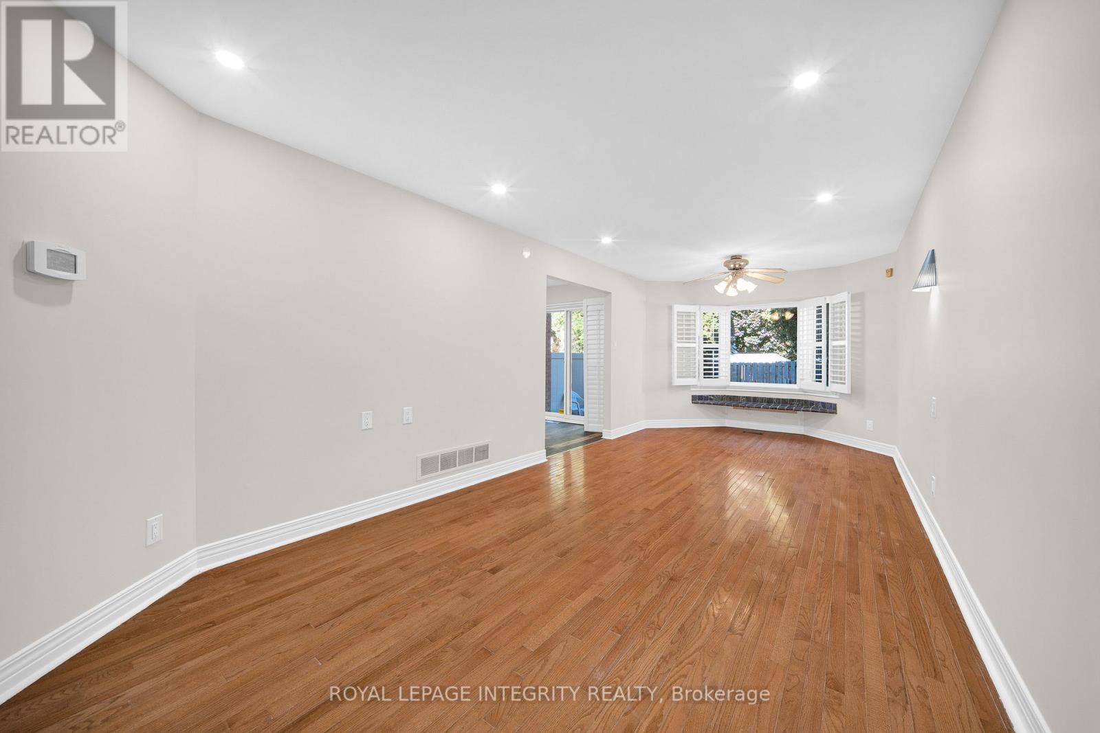 29 Hemmingwood Way, Ottawa, Ontario  K2G 6B9 - Photo 16 - X12494672