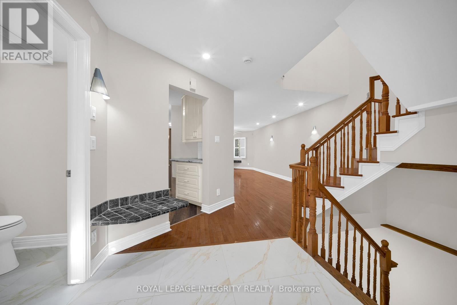 29 Hemmingwood Way, Ottawa, Ontario  K2G 6B9 - Photo 4 - X12494672