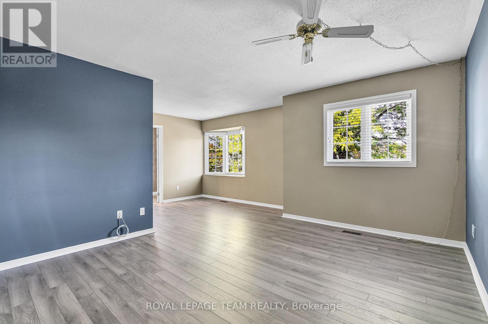 310 Mceachern Crescent, Ottawa, Ontario  K1E 3K2 - Photo 17 - X12494768