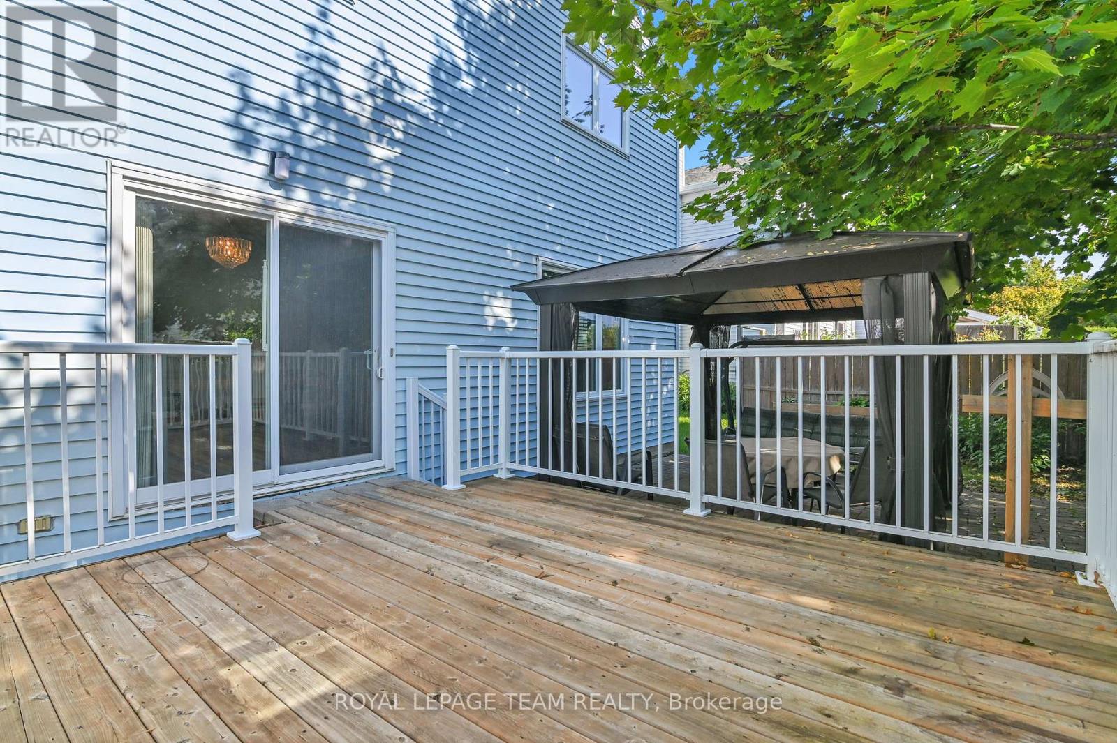 310 Mceachern Crescent, Ottawa, Ontario  K1E 3K2 - Photo 31 - X12494768