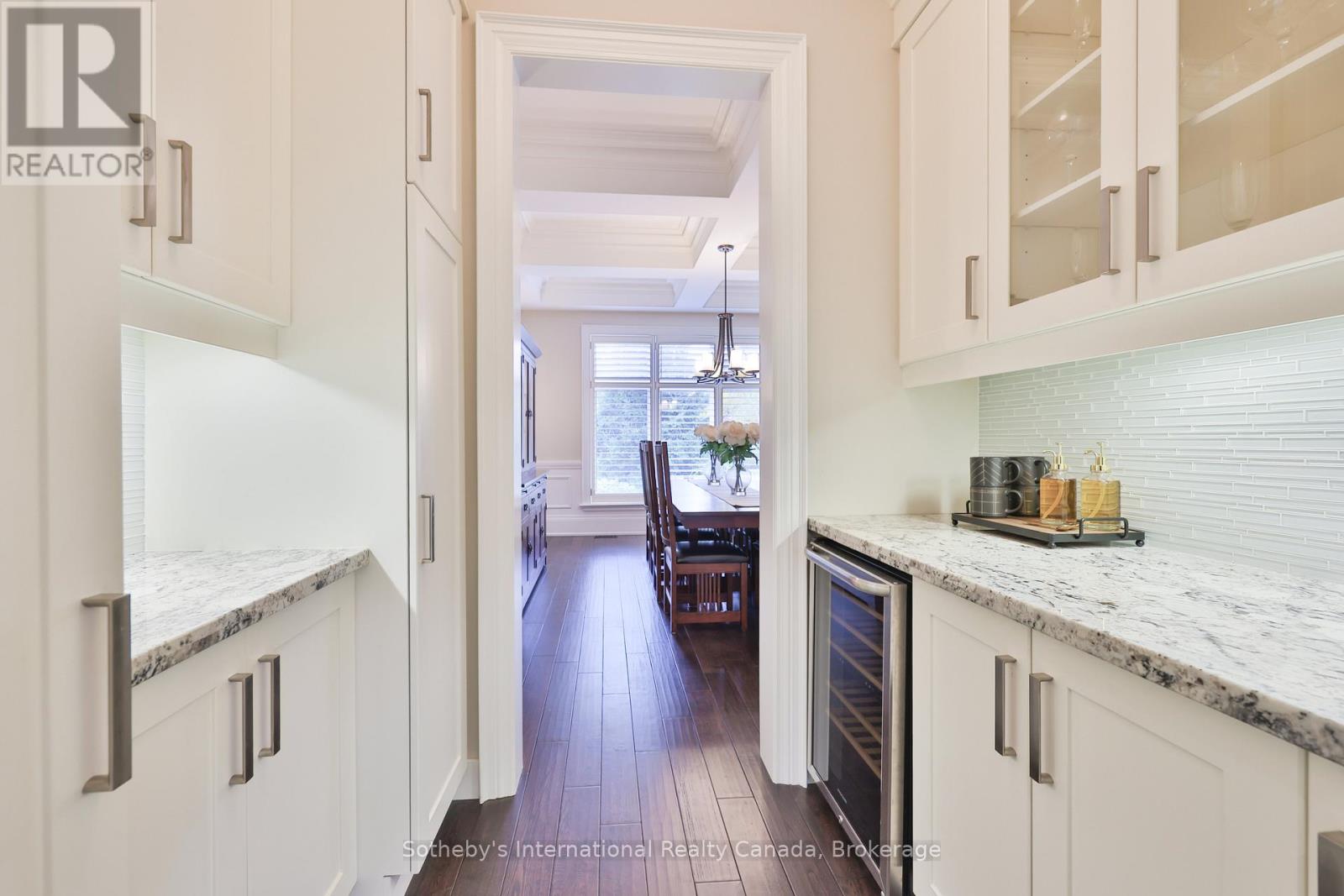 1356 Thornhill Drive, Oakville, Ontario  L6L 2L2 - Photo 15 - W12494712