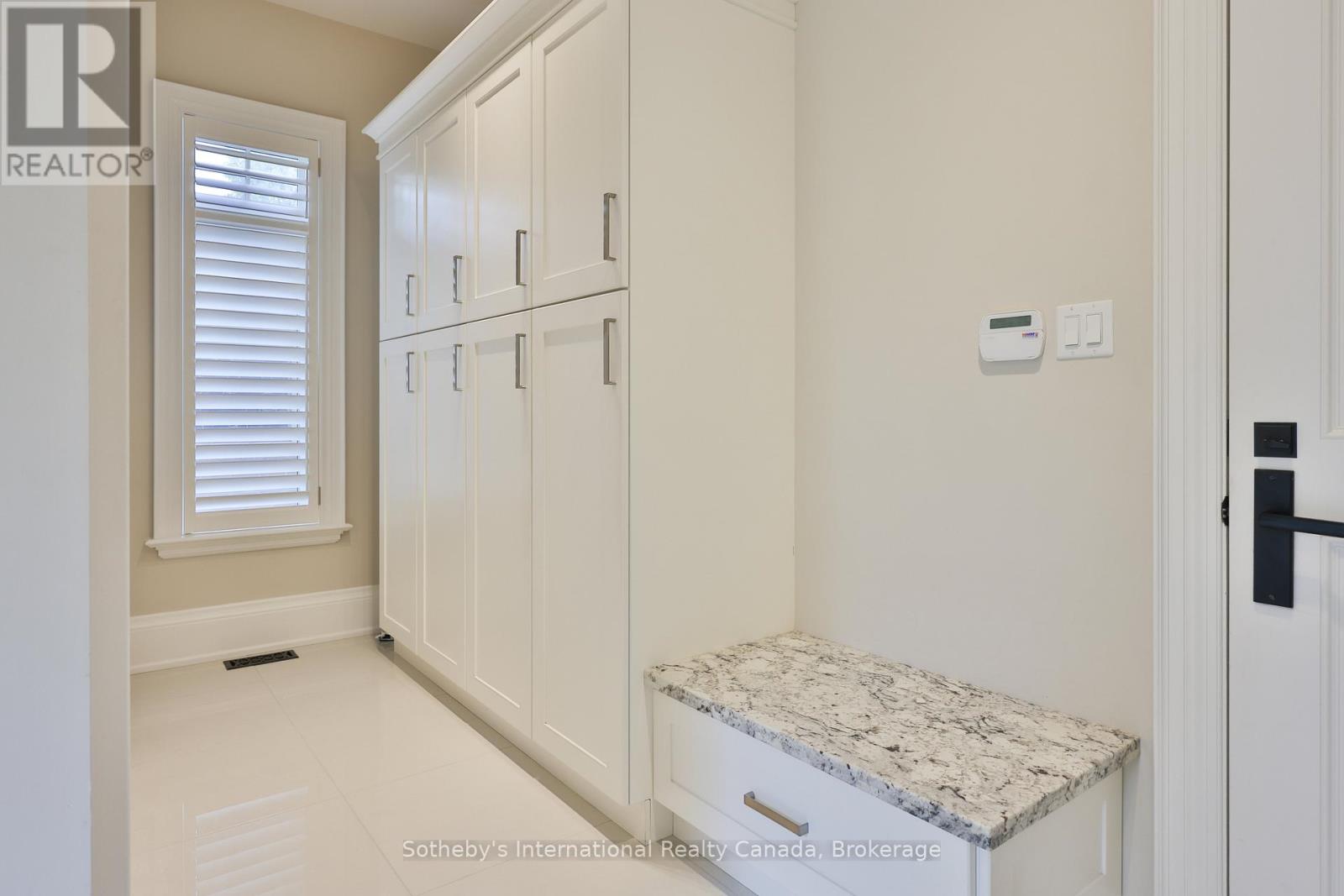 1356 Thornhill Drive, Oakville, Ontario  L6L 2L2 - Photo 19 - W12494712