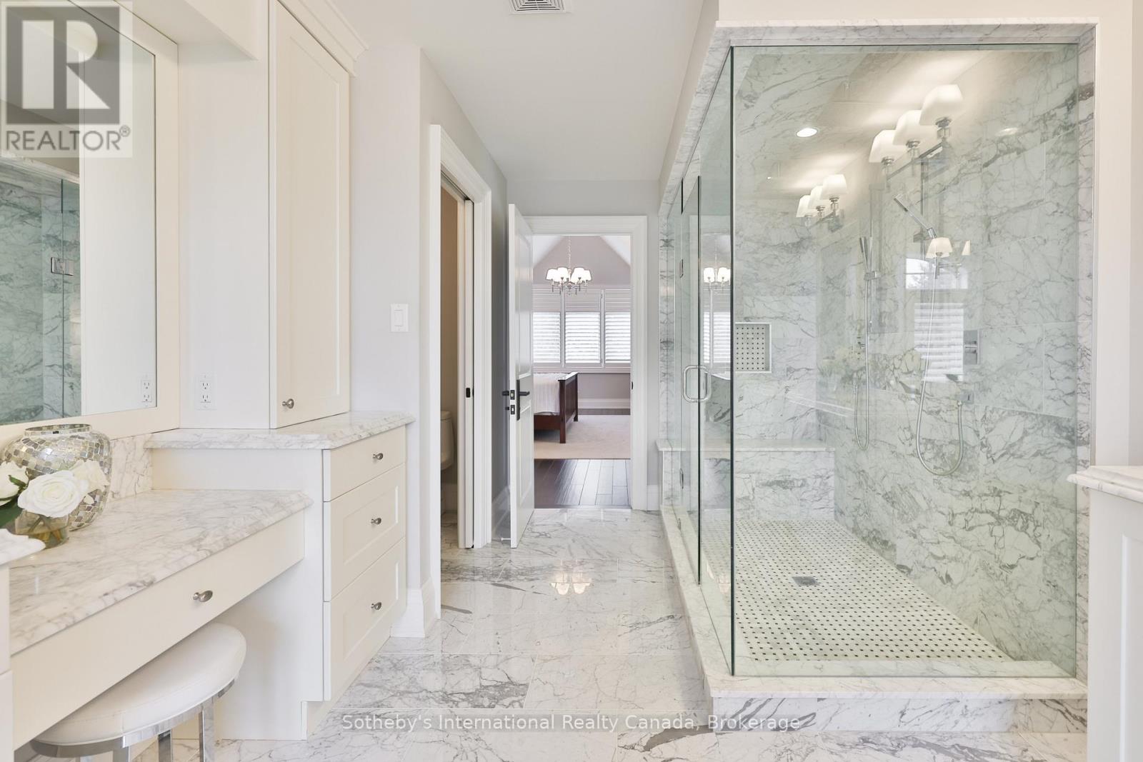 1356 Thornhill Drive, Oakville, Ontario  L6L 2L2 - Photo 25 - W12494712