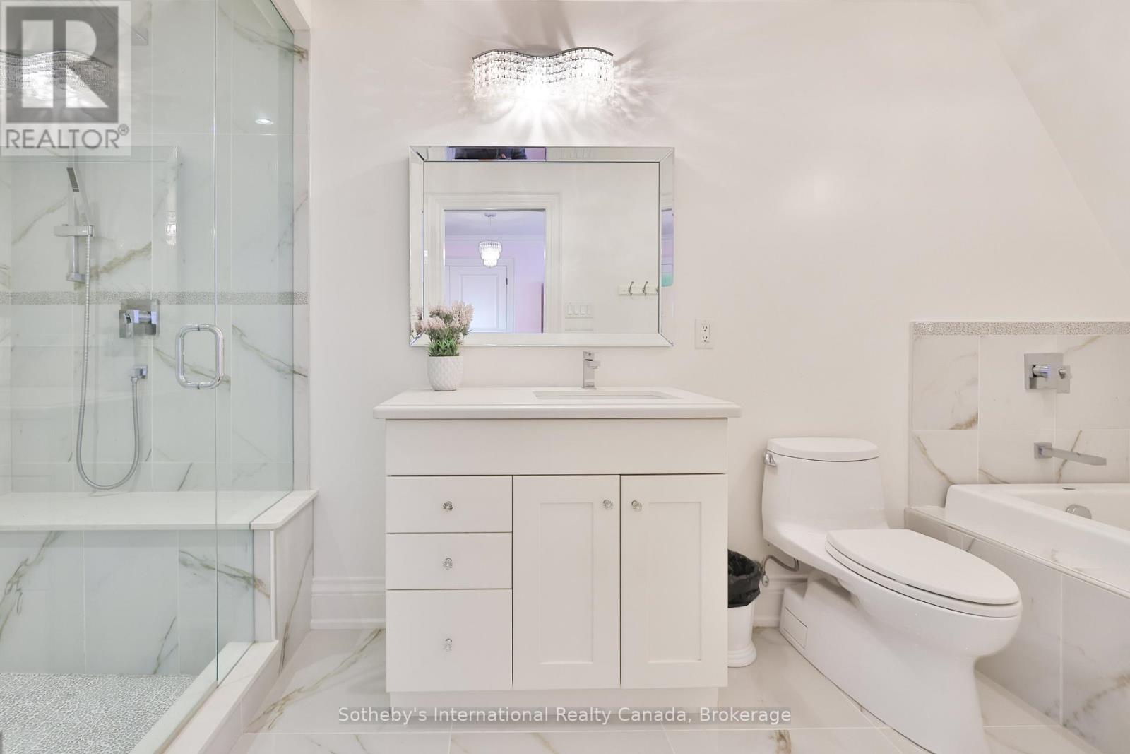 1356 Thornhill Drive, Oakville, Ontario  L6L 2L2 - Photo 28 - W12494712