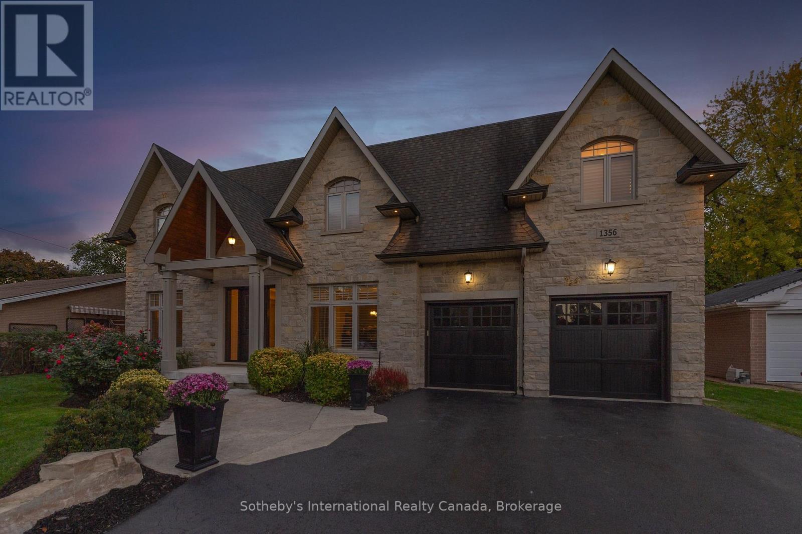 1356 Thornhill Drive, Oakville, Ontario  L6L 2L2 - Photo 3 - W12494712