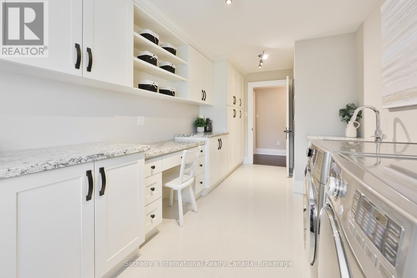 1356 Thornhill Drive, Oakville, Ontario  L6L 2L2 - Photo 30 - W12494712