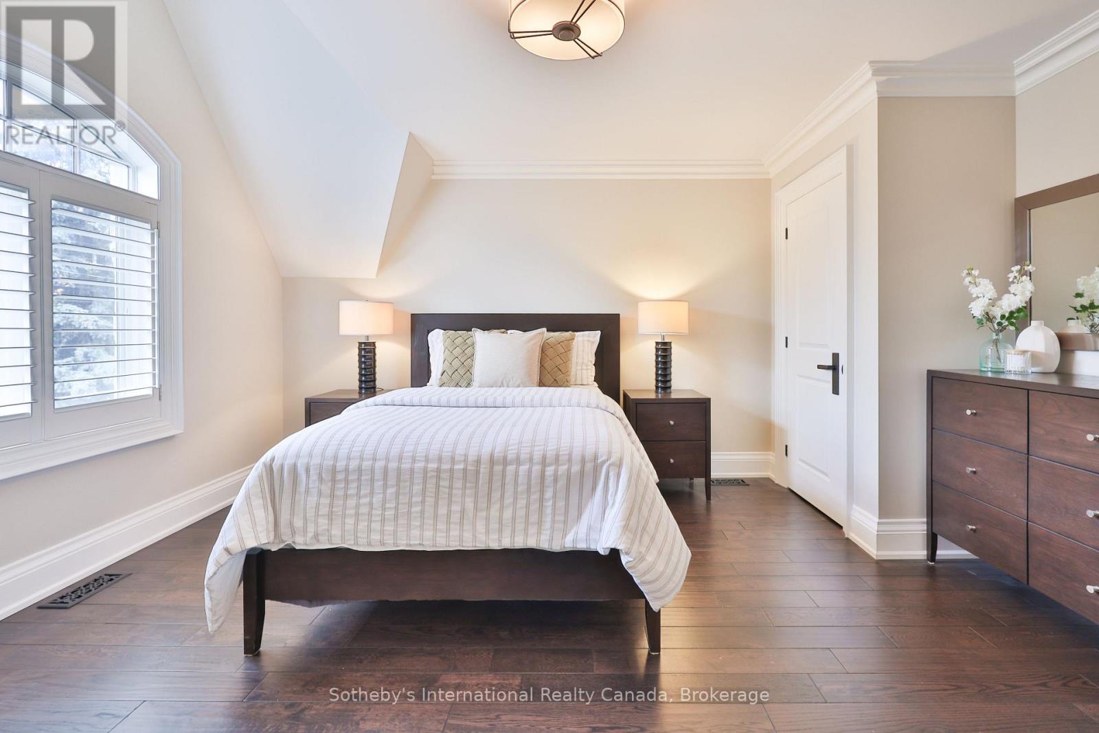 1356 Thornhill Drive, Oakville, Ontario  L6L 2L2 - Photo 33 - W12494712