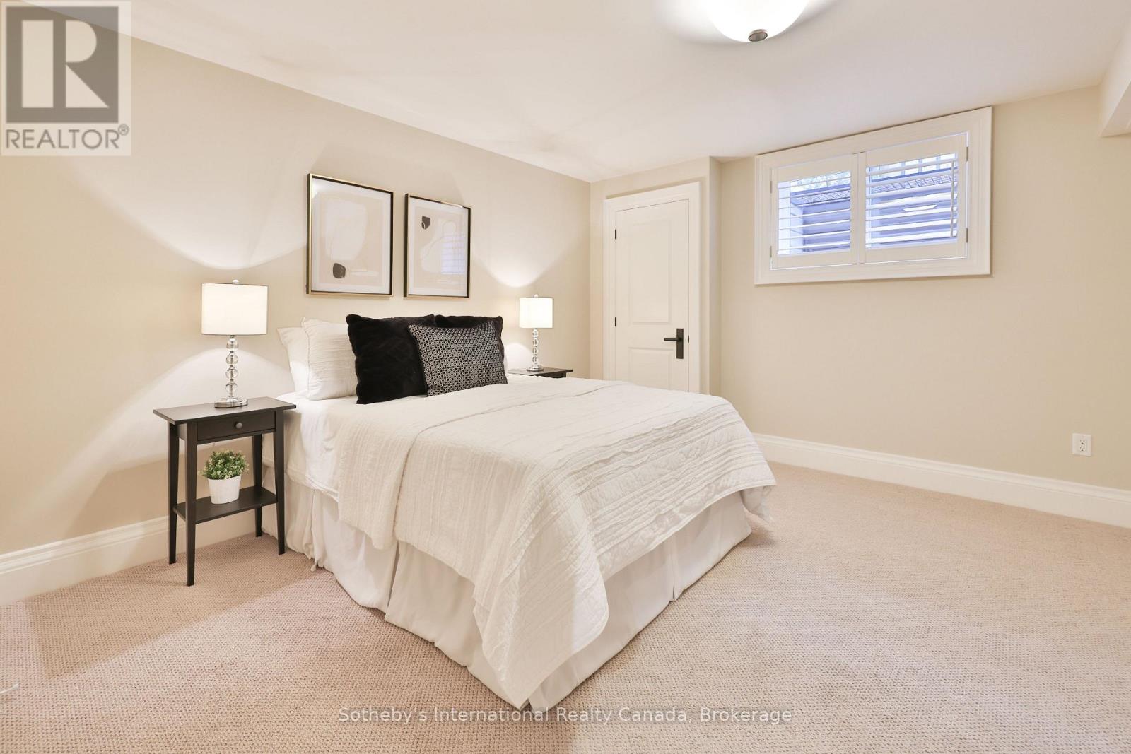 1356 Thornhill Drive, Oakville, Ontario  L6L 2L2 - Photo 39 - W12494712