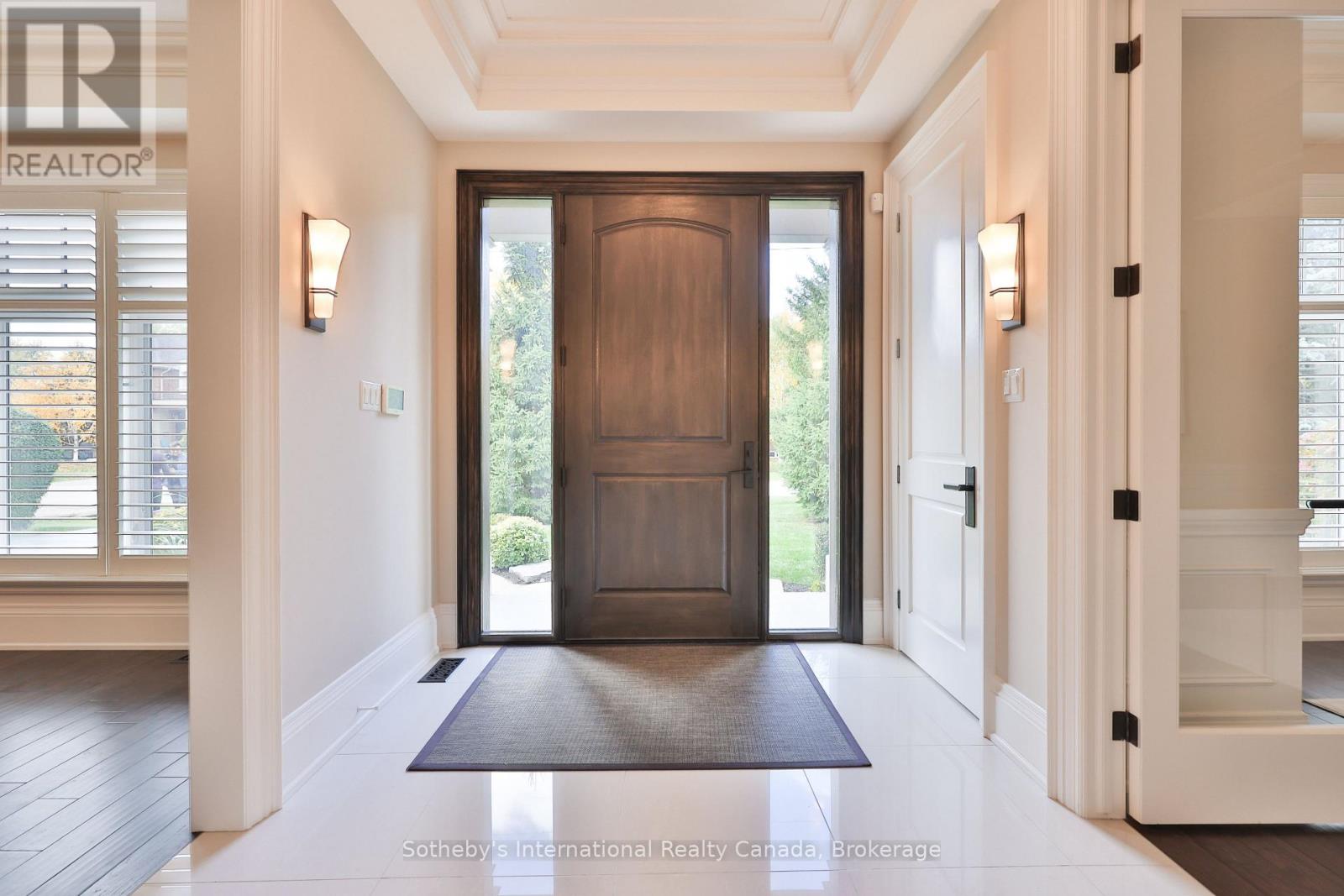 1356 Thornhill Drive, Oakville, Ontario  L6L 2L2 - Photo 4 - W12494712