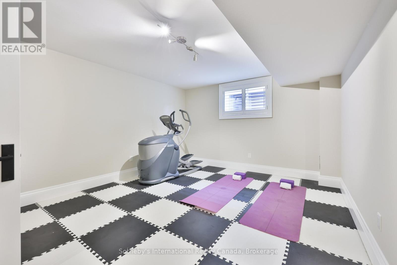 1356 Thornhill Drive, Oakville, Ontario  L6L 2L2 - Photo 42 - W12494712