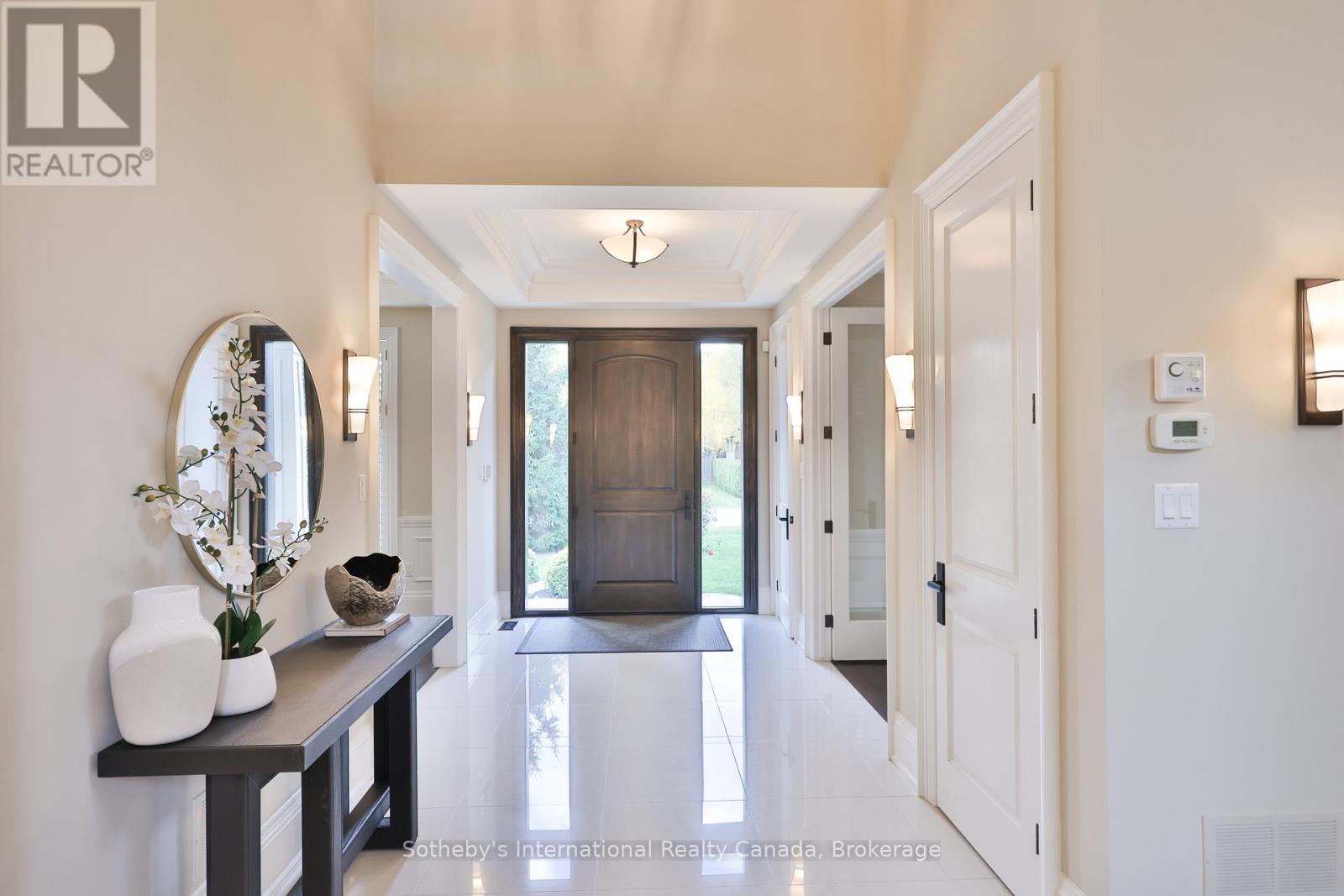 1356 Thornhill Drive, Oakville, Ontario  L6L 2L2 - Photo 5 - W12494712