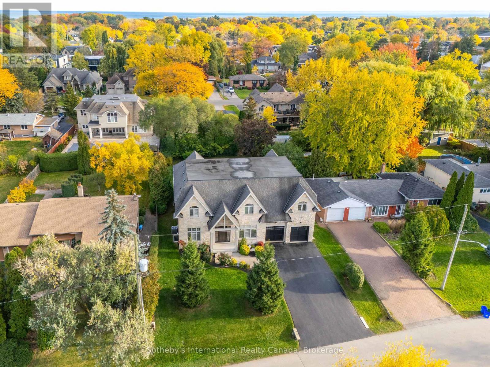 1356 Thornhill Drive, Oakville (Wo West), Ontario  L6L 2L2 - Photo 50 - W12494712