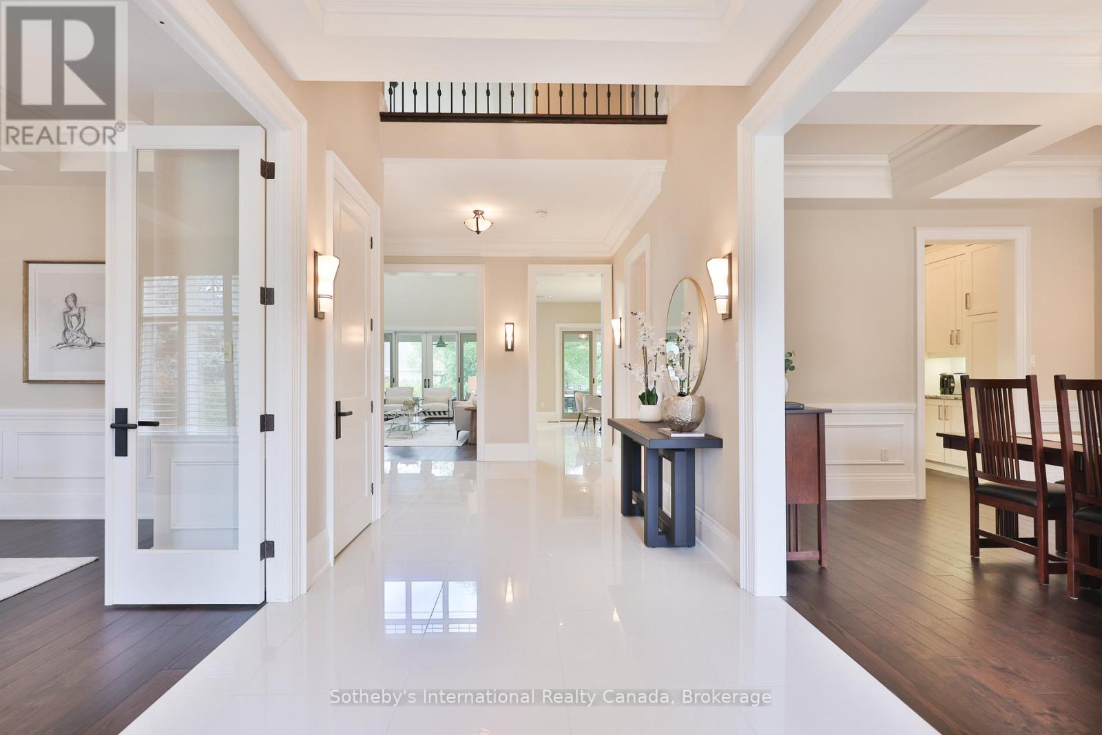 1356 Thornhill Drive, Oakville, Ontario  L6L 2L2 - Photo 6 - W12494712