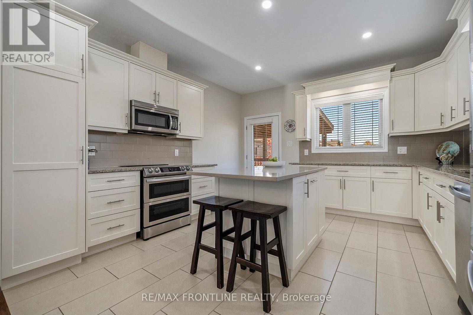 7 Senators Gate Drive, Perth, Ontario  K7H 0B5 - Photo 17 - X12494698