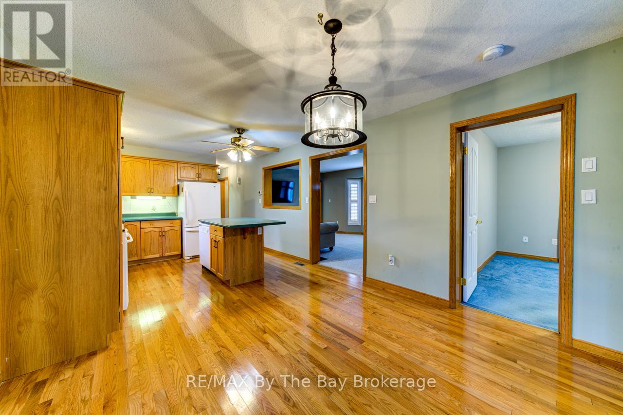 34 Topaz Street, Wasaga Beach, Ontario  L9Z 1X7 - Photo 19 - S12494658