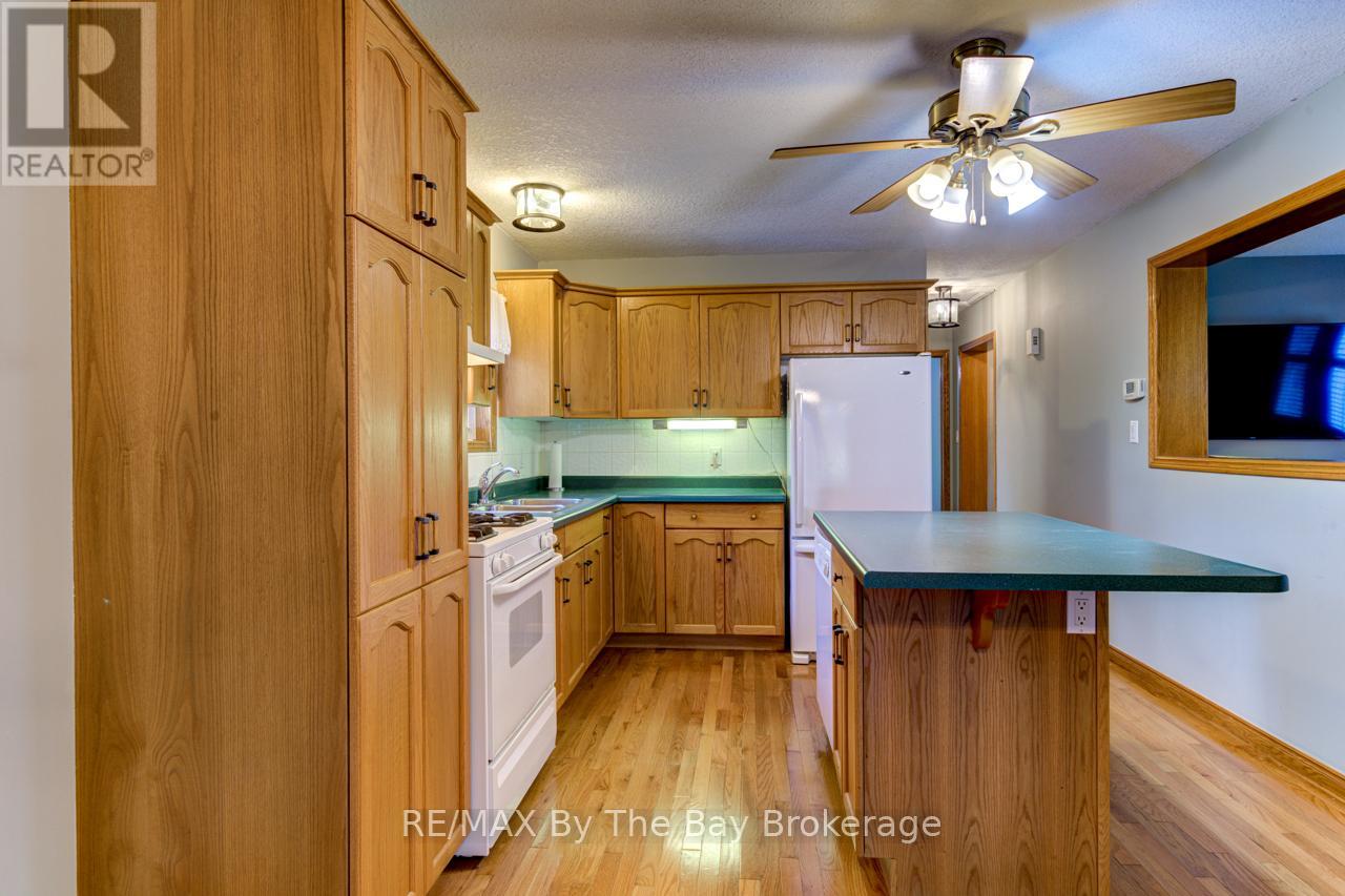 34 Topaz Street, Wasaga Beach, Ontario  L9Z 1X7 - Photo 20 - S12494658