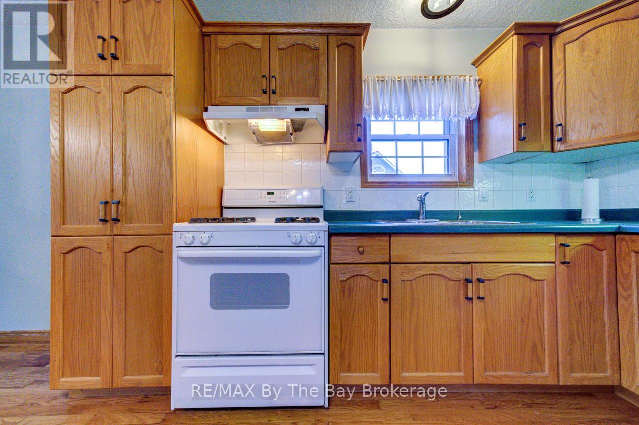 34 Topaz Street, Wasaga Beach, Ontario  L9Z 1X7 - Photo 22 - S12494658