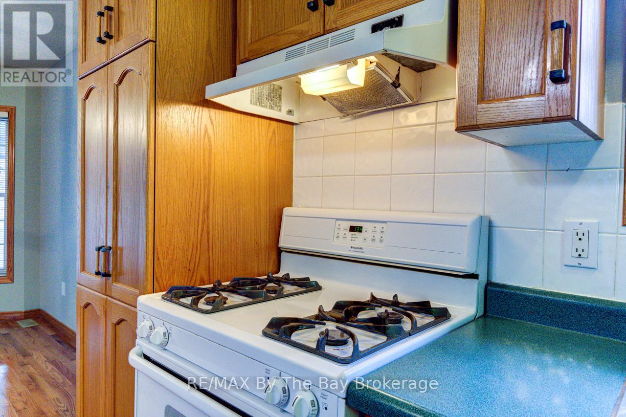 34 Topaz Street, Wasaga Beach, Ontario  L9Z 1X7 - Photo 25 - S12494658