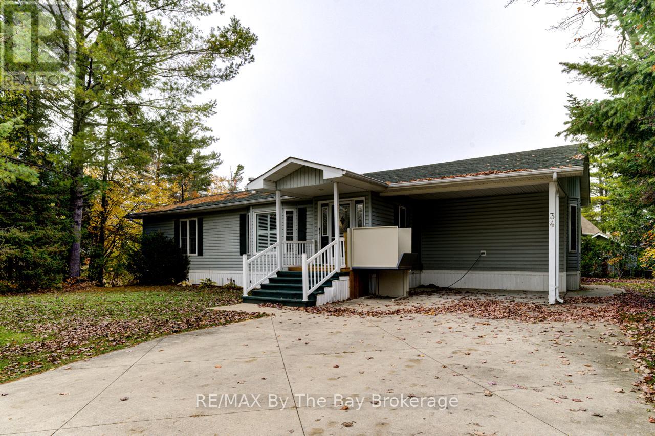 34 Topaz Street, Wasaga Beach, Ontario  L9Z 1X7 - Photo 7 - S12494658