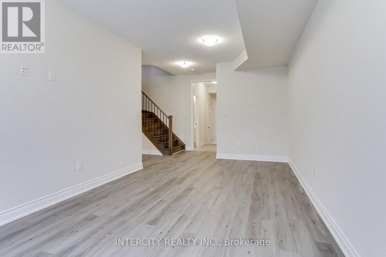 7 Adaskin Avenue, Vaughan, Ontario  L6A 4Z8 - Photo 8 - N12488180