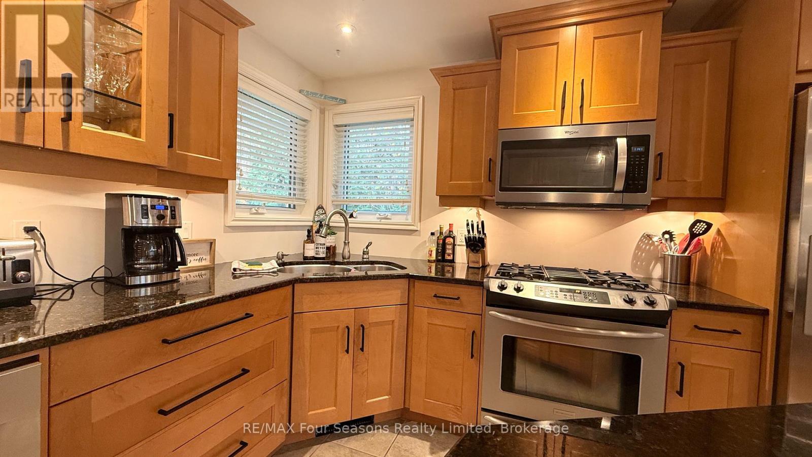 37 Silver Lake Crescent, South Bruce Peninsula, Ontario  N0H 2G0 - Photo 14 - X12494692