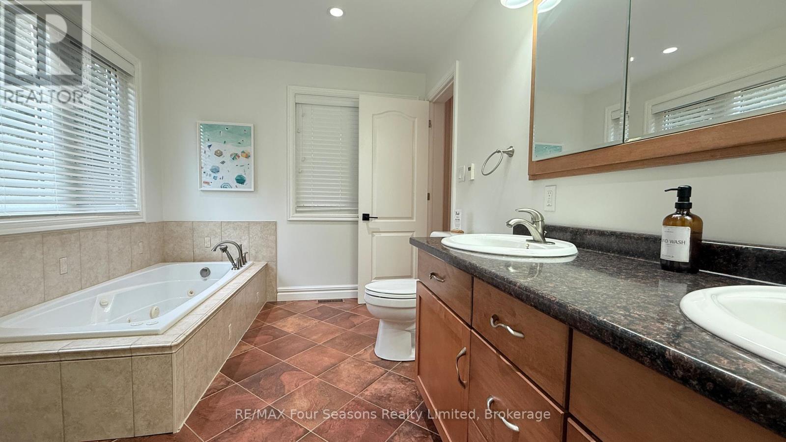 37 Silver Lake Crescent, South Bruce Peninsula, Ontario  N0H 2G0 - Photo 25 - X12494692